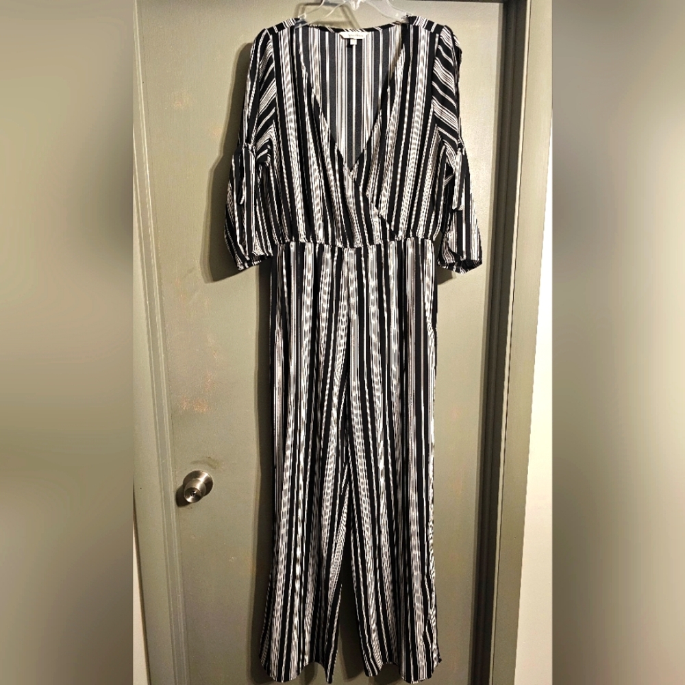 Speechless size XL black and white jumpsuit